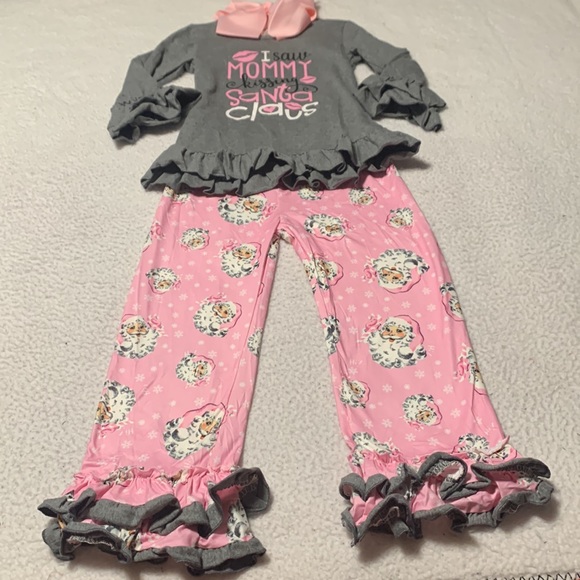 Boutique Girls “I Saw Momma Kissing Santa Claus” Outfit & Bow, New, Size 6-7 - Picture 12 of 14